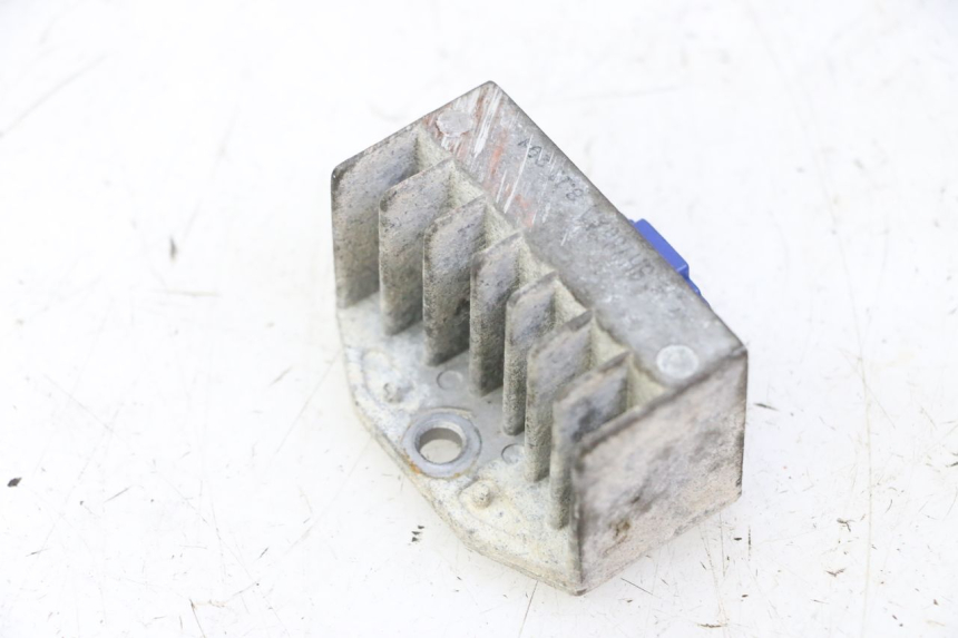 photo de REGLER LICHTMASCHINE HONDA CBF 125 (2009 - 2015) - Zoom auf Gebrauchszustand