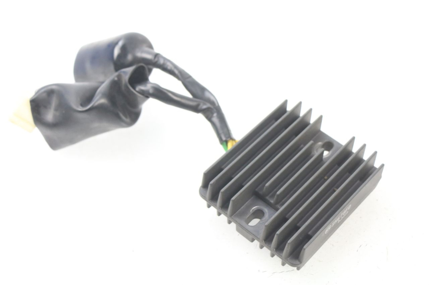 photo de REGLER LICHTMASCHINE HONDA CBR RR FIREBLADE 1000 (2006 - 2007) - Hauptansicht