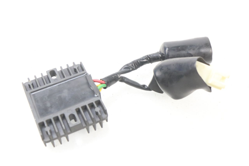 photo de REGLER LICHTMASCHINE HONDA CBR RR FIREBLADE 1000 (2006 - 2007) - Detailansicht des Bauteils