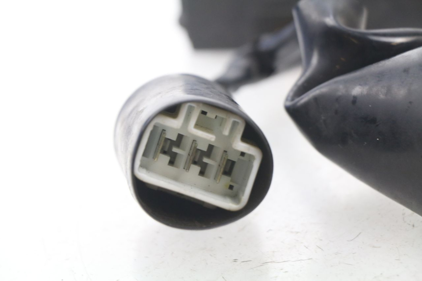 photo de REGLER LICHTMASCHINE HONDA CBR RR FIREBLADE 1000 (2006 - 2007) - Alternative Perspektive