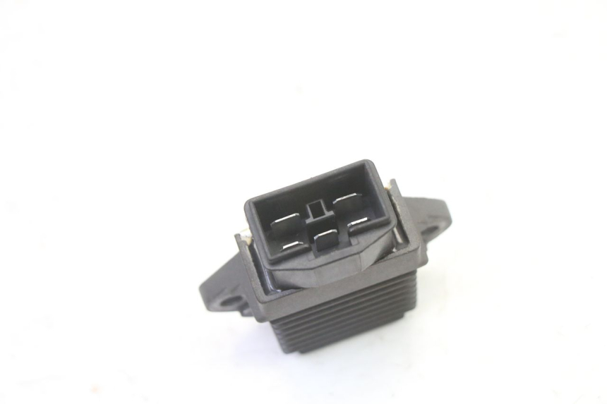 photo de REGLER LICHTMASCHINE HONDA CBR RR FIREBLADE 900 (1992 - 1994) - Zoom auf Gebrauchszustand