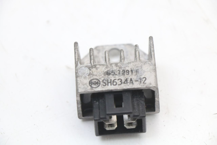 photo de SPANNUNGSREGLER PEUGEOT CITYSTAR 50 (2013 - 2017) - Detailansicht des Bauteils