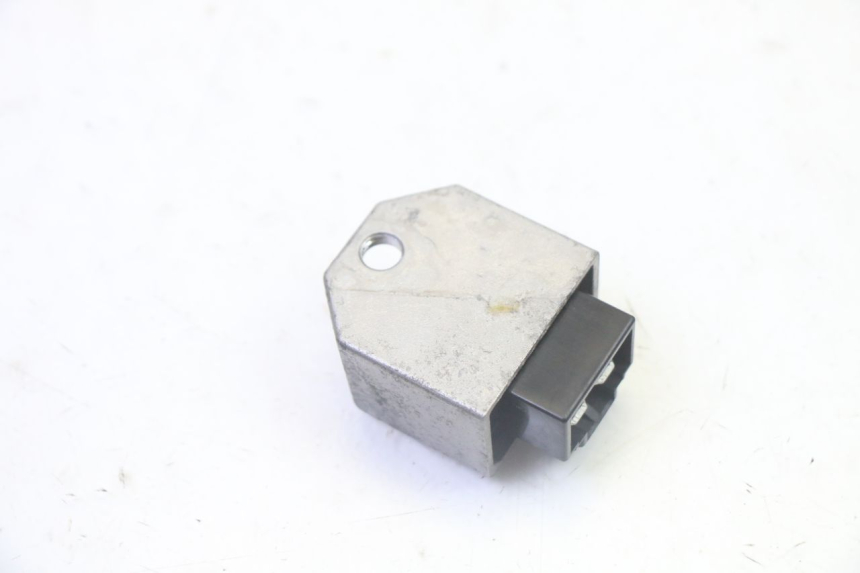 photo de SPANNUNGSREGLER PEUGEOT CITYSTAR 50 (2013 - 2017) - Zoom auf Gebrauchszustand