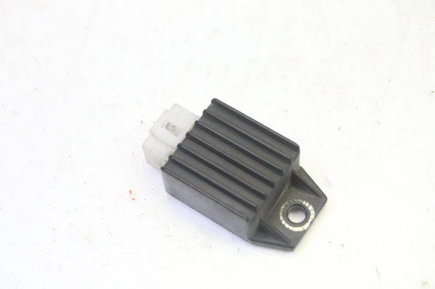 photo de SPANNUNGSREGLER PEUGEOT CITYSTAR 50 (2013 - 2017) - Detailansicht des Bauteils