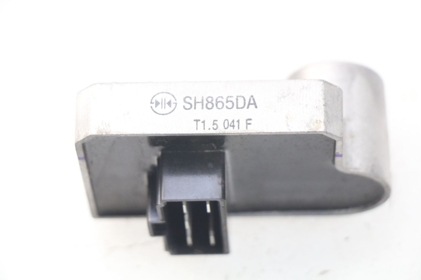 photo de REGLER LICHTMASCHINE HONDA CRF-F CRF F 110 (2019 - 2022) - Detailansicht des Bauteils