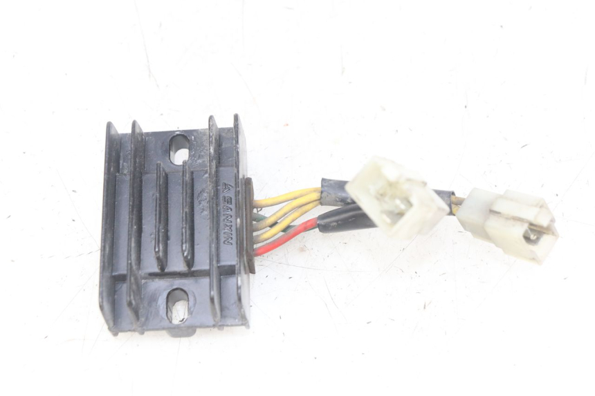 photo de SPANNUNGSREGLER PEUGEOT DJANGO 4T 50 (2014 - 2019) - Hauptansicht