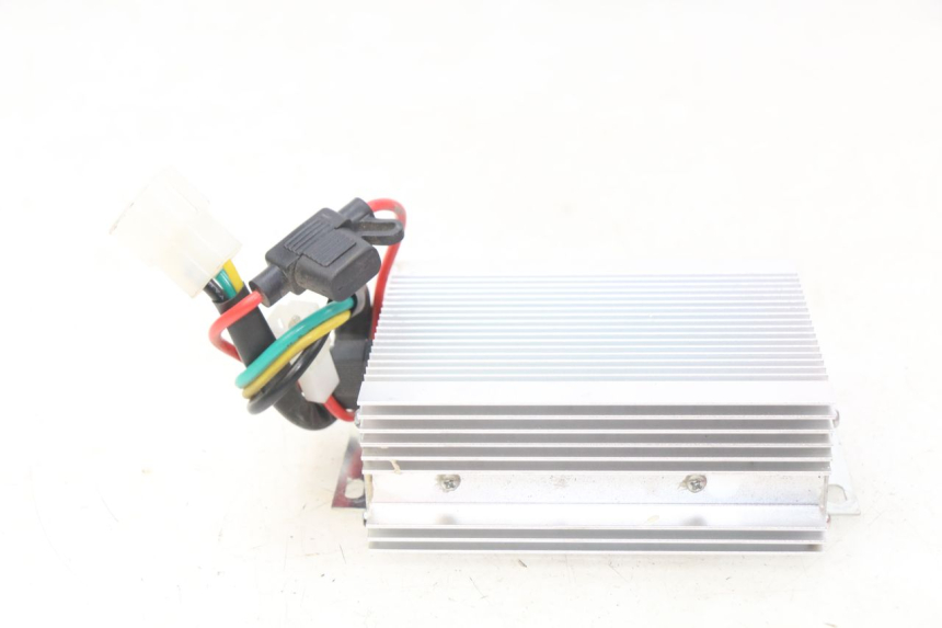 photo de REGLER LICHTMASCHINE EFUN E2GO 1 (2017 - 2021) - Details der Befestigungspunkte