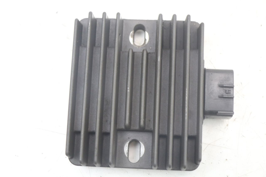 photo de REGLER LICHTMASCHINE KAWASAKI ER-6 ER6 N 650 (2012 - 2016) - Detailansicht des Bauteils