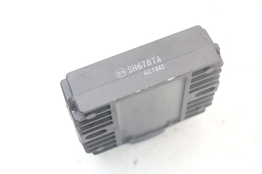 photo de REGLER LICHTMASCHINE KAWASAKI ER-6 ER6 N 650 (2012 - 2016) - Technische Nahaufnahme