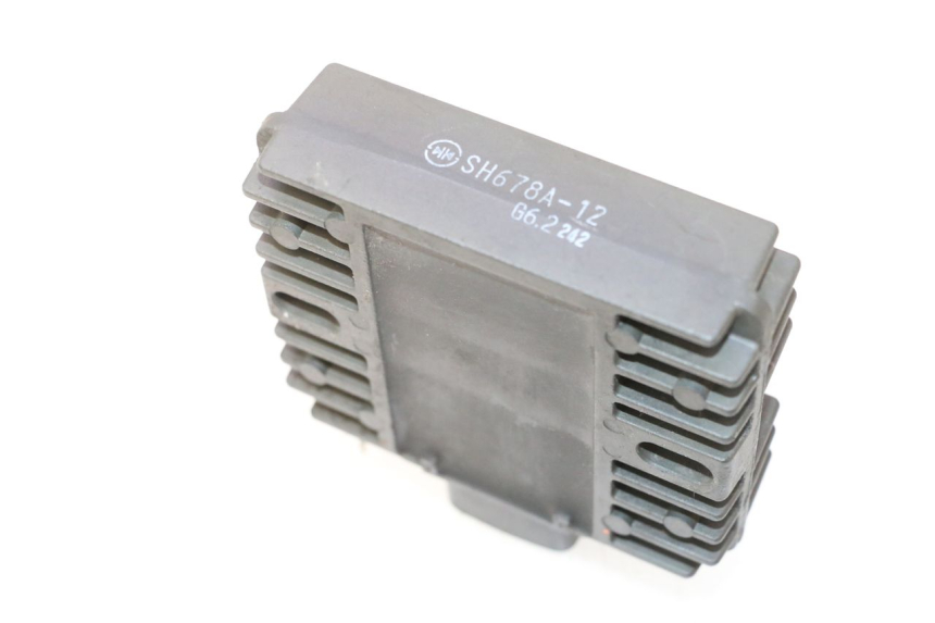 photo de REGLER LICHTMASCHINE KAWASAKI ER-6 ER6 N 650 (2005 - 2009) - Zoom auf Gebrauchszustand