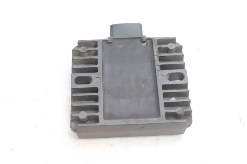 photo de REGLER LICHTMASCHINE KAWASAKI ER-6 ER6 N 650 (2005 - 2009) - Zoom auf Gebrauchszustand
