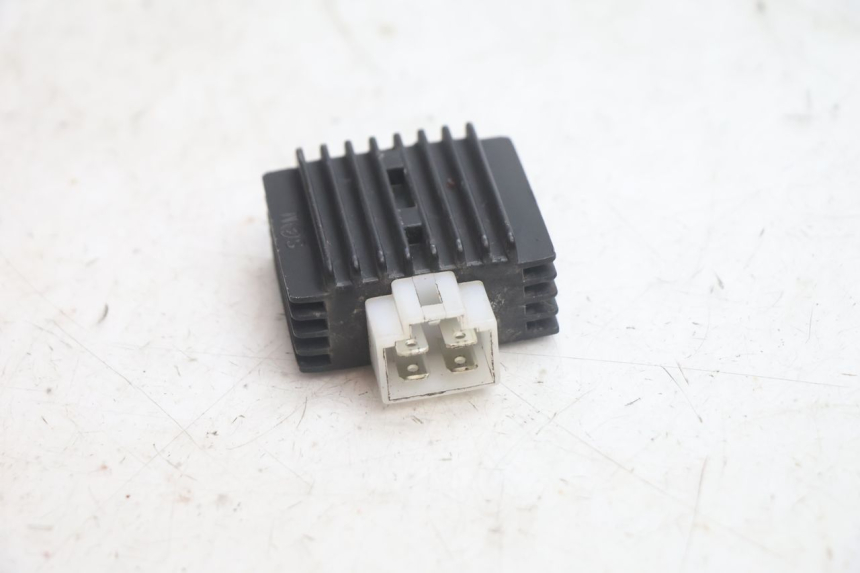 photo de SPANNUNGSREGLER JM MOTORS EVOLIS 4T 50 (2018 - 2022) - Zoom auf Gebrauchszustand