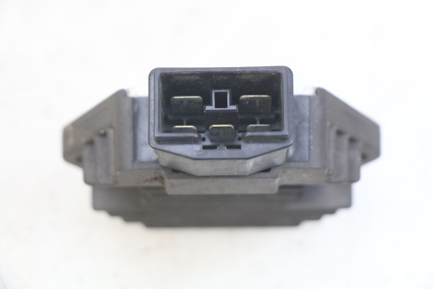 photo de LADEREGLER HONDA FES PANTHEON 2T 125 (1998 - 2002) - Detailansicht des Bauteils