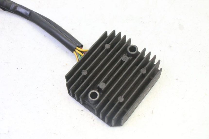 photo de LICHTMASCHINENREGLER HONDA FES S-WING SWING ABS 125 (2007 - 2015) - Detailansicht des Bauteils