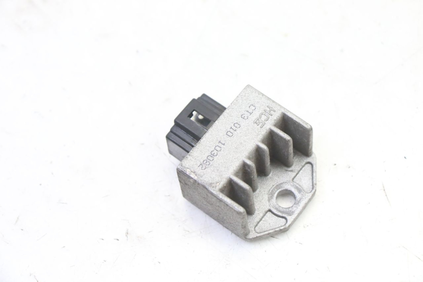 photo de REGLER LICHTMASCHINE SYM FIDDLE 2 S 125 (2012 - 2014) - Detailansicht des Bauteils