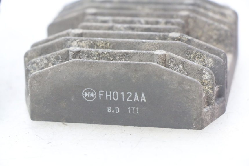 photo de LICHTMASCHINENREGLER YAMAHA FJR ABS 1300 (2006 - 2012) - Technische Nahaufnahme