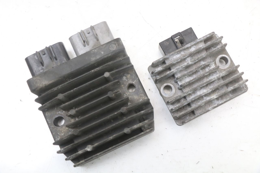 photo de LICHTMASCHINENREGLER YAMAHA FJR ABS 1300 (2006 - 2012) - Detailansicht des Bauteils