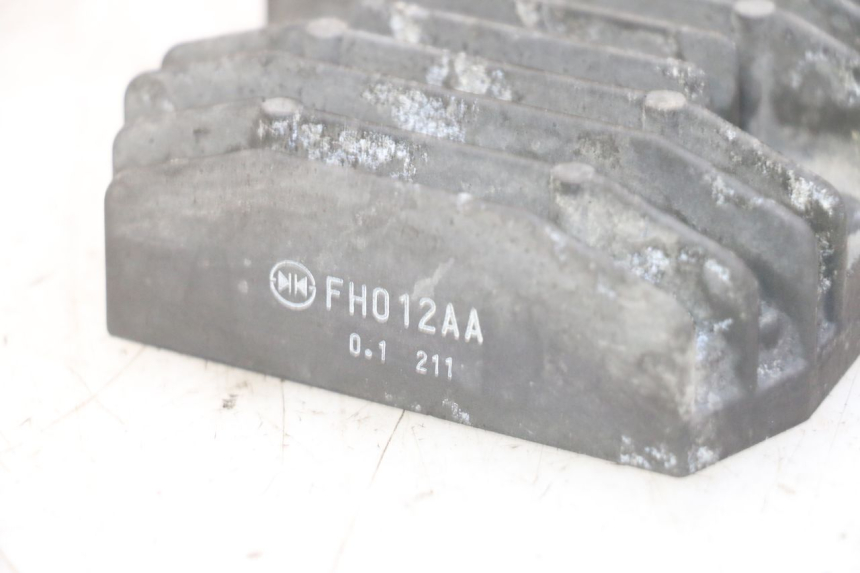 photo de LICHTMASCHINENREGLER YAMAHA FJR ABS 1300 (2006 - 2012) - Zoom auf Gebrauchszustand