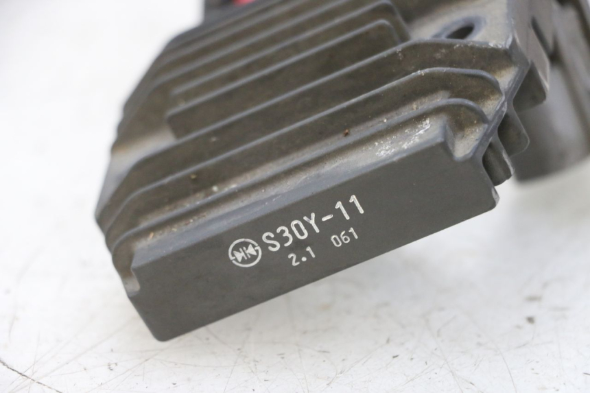 photo de LICHTMASCHINENREGLER YAMAHA FJR ABS 1300 (2006 - 2012) - Technische Nahaufnahme