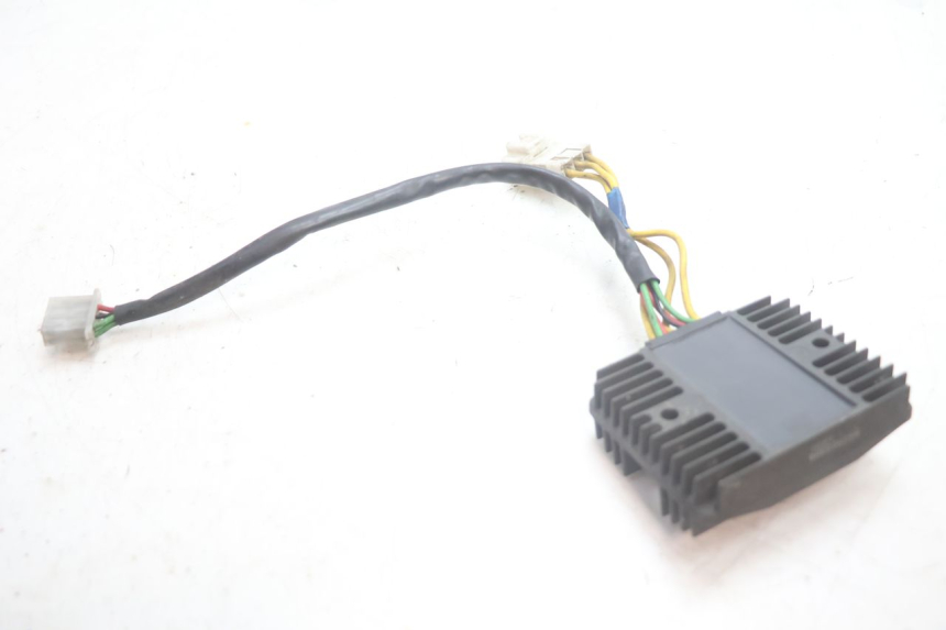 photo de REGLER LICHTMASCHINE HONDA FJS SILVER WING SILVERWING 400 (2005 - 2008) - Alternative Perspektive