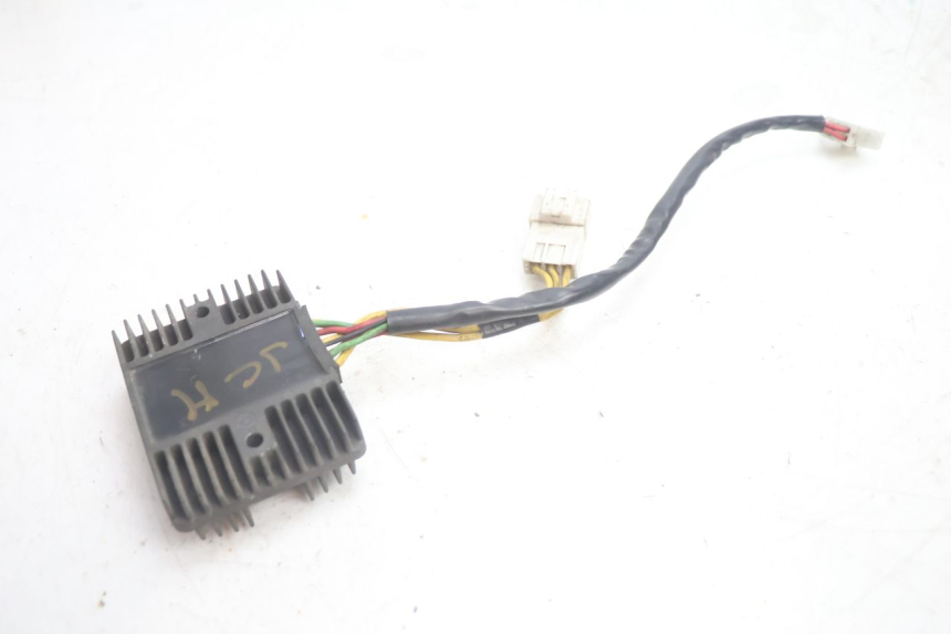 photo de REGLER LICHTMASCHINE HONDA FJS SILVER WING SILVERWING 400 (2005 - 2008) - Alternative Perspektive