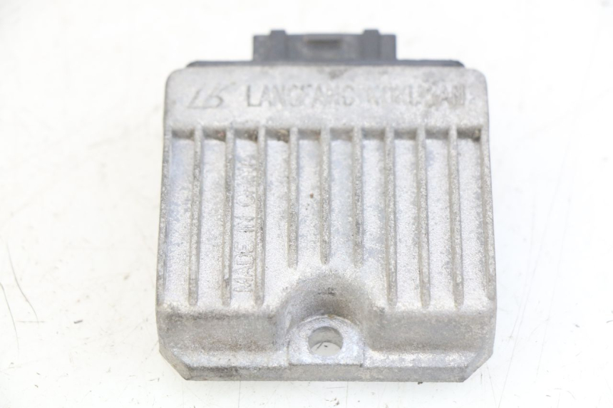 photo de LADEREGLER PIAGGIO FLY 4T 50 (2013 - 2017) - Zoom auf Gebrauchszustand