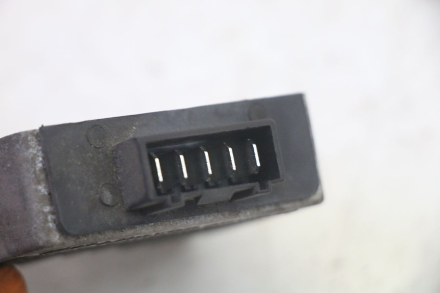 photo de LADEREGLER PIAGGIO FLY 4T 50 (2013 - 2017) - Alternative Perspektive