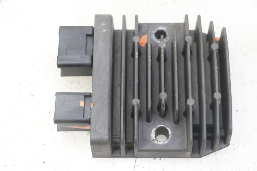 photo de REGLER LICHTMASCHINE HONDA FORZA ABS 300 (2013 - 2017) - Hauptansicht