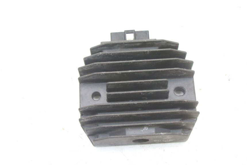 photo de REGLER LICHTMASCHINE YAMAHA FZ6 FAZER S2 600 (2007 - 2011) - Detailansicht des Bauteils