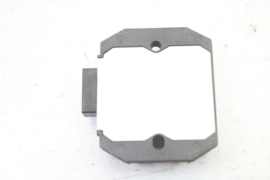 photo de REGLER LICHTMASCHINE YAMAHA FZ6 FAZER S2 600 (2007 - 2011) - Alternative Perspektive