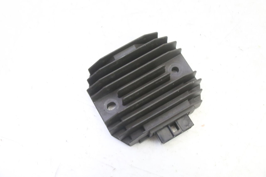 photo de REGLER LICHTMASCHINE YAMAHA FZ6 FAZER S2 600 (2007 - 2011) - Hauptansicht