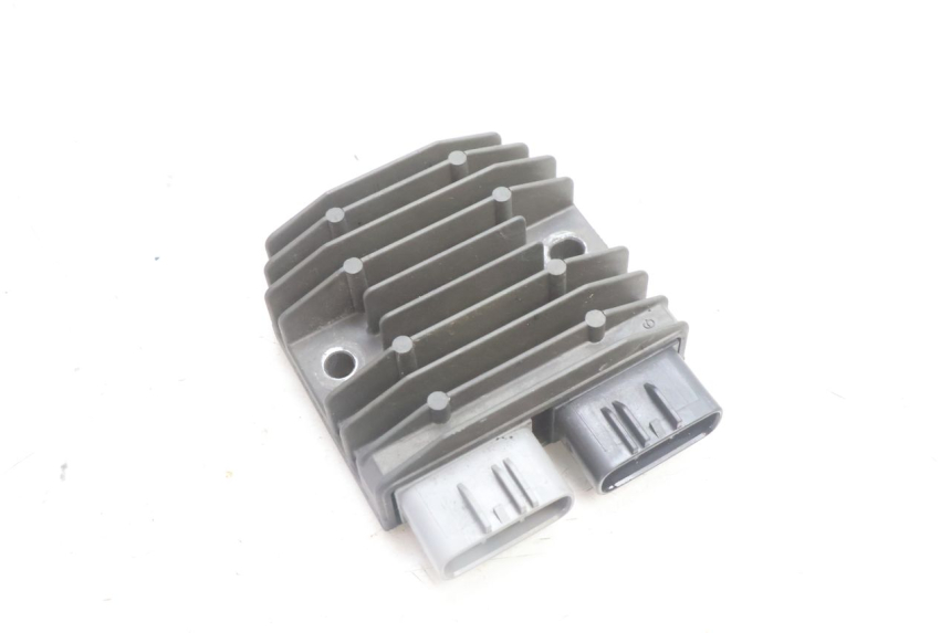 photo de REGLER LICHTMASCHINE YAMAHA FZ8 800 (2010 - 2016) - Hauptansicht