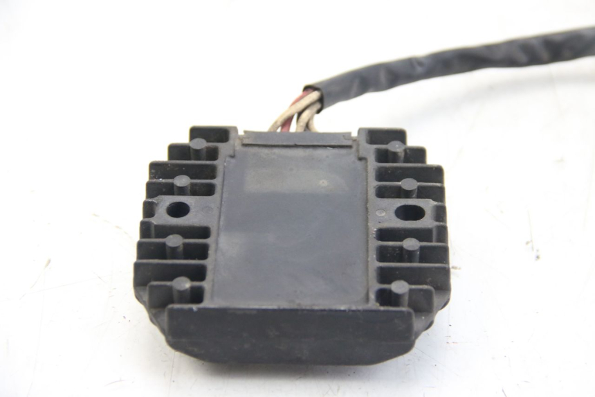 photo de SPANNUNGSREGLER YAMAHA FZS FAZER 600 (2001 - 2003) - Detailansicht des Bauteils