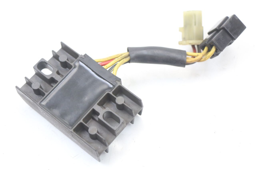 photo de REGLER LICHTMASCHINE SUZUKI GN 125 (1997 - 2000) - Zoom auf Gebrauchszustand