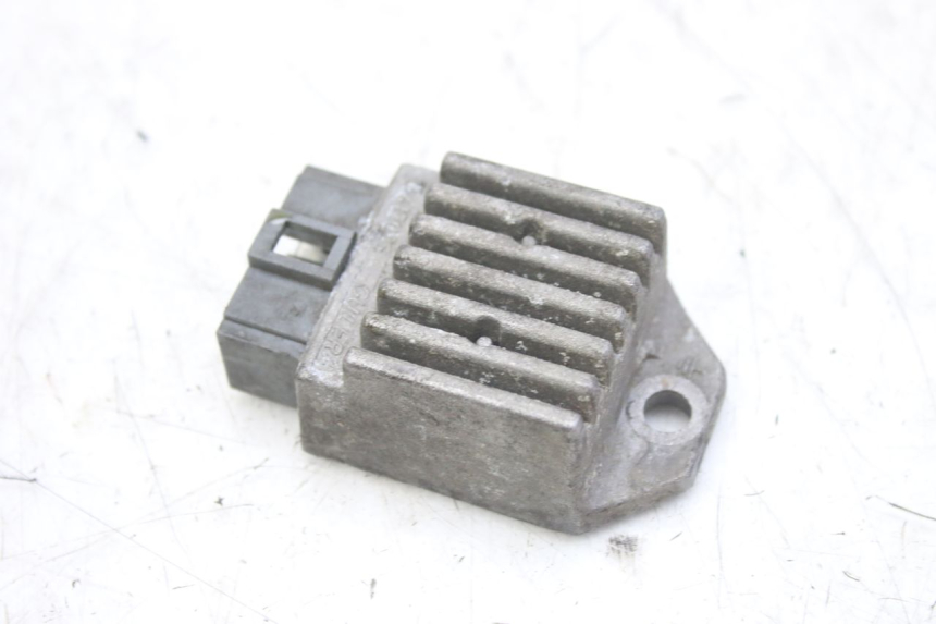 photo de LICHTMASCHINENREGLER DERBI GPR 50 (2004 - 2009) - Alternative Perspektive