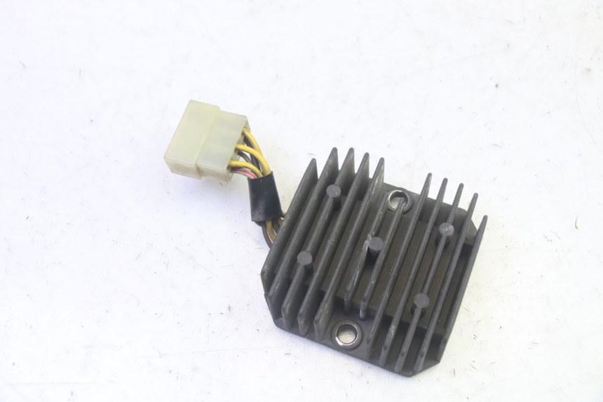 photo de REGLER LICHTMASCHINE KAWASAKI GPX R WARBIRD 600 (1988 - 1993) - Hauptansicht