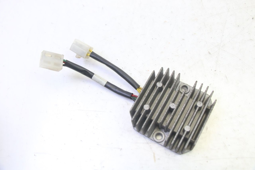 photo de REGLER LICHTMASCHINE KYMCO GRAND DINK 125 (2002 - 2007) - Hauptansicht