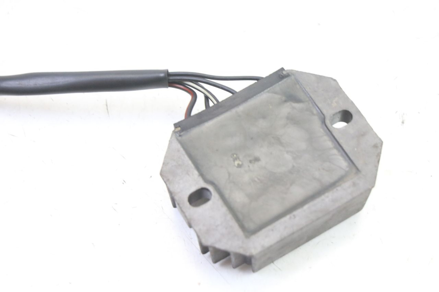 photo de REGLER LICHTMASCHINE SUZUKI GS GSE 500 (2001 - 2003) - Technische Nahaufnahme