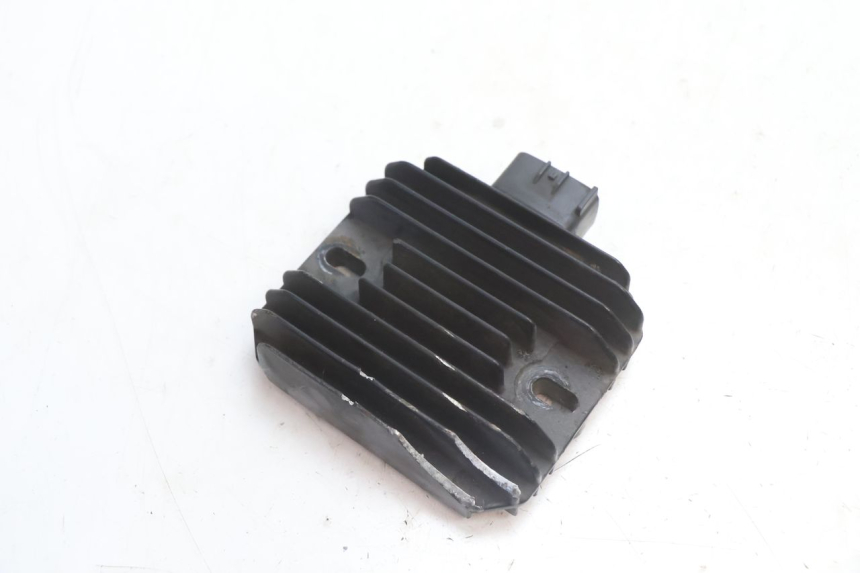 photo de REGLER LICHTMASCHINE SUZUKI GSR 600 (2005 - 2012) - Detailansicht des Bauteils