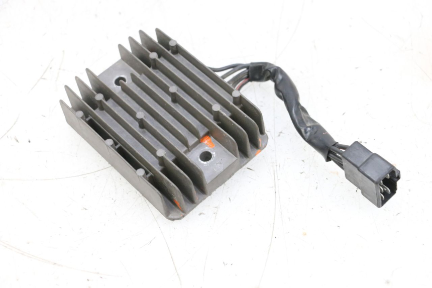 photo de REGLER LICHTMASCHINE SUZUKI GSXR GSX-R 1000 (2003 - 2004) - Technische Nahaufnahme