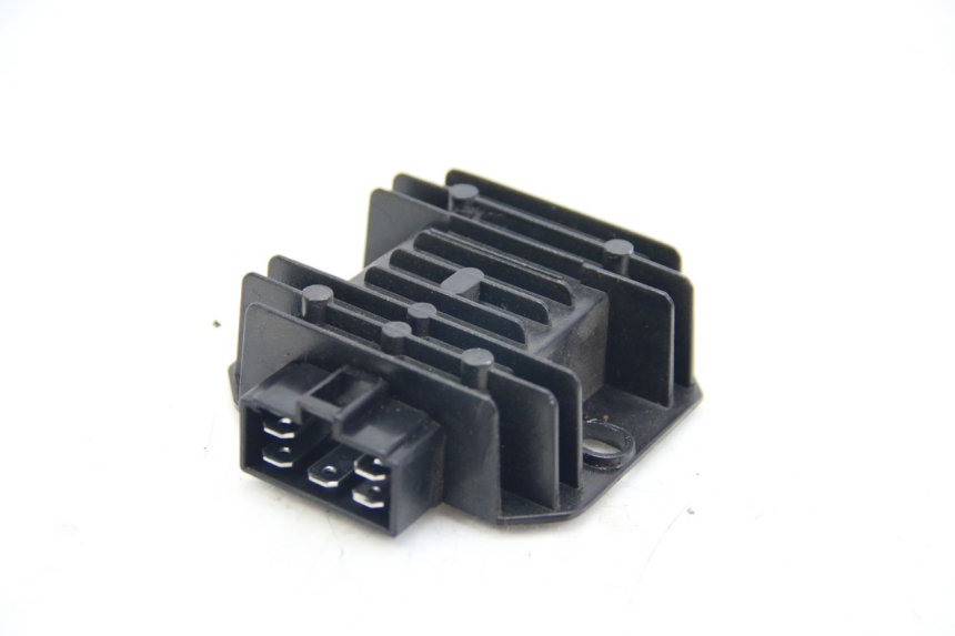 photo de LICHTMASCHINENREGLER JM MOTORS GT LINE 4T 50 (2021 - 2023) - Hauptansicht