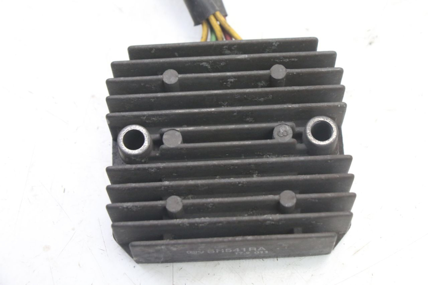 photo de LICHTMASCHINENREGLER HONDA FES S-WING SWING ABS 125 (2007 - 2015) - Detailansicht des Bauteils