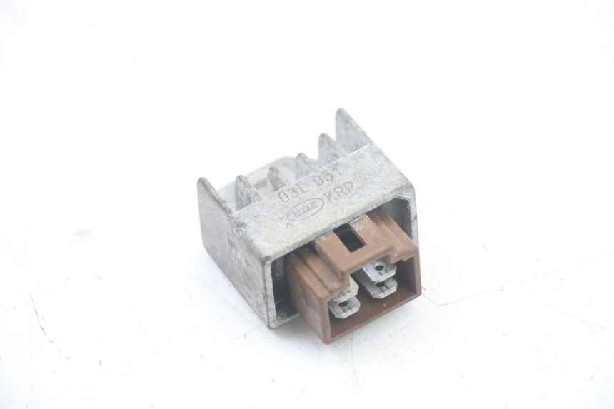 photo de LICHTMASCHINENREGLER HONDA SCV LEAD 100 (2003 - 2007) - Detailansicht des Bauteils