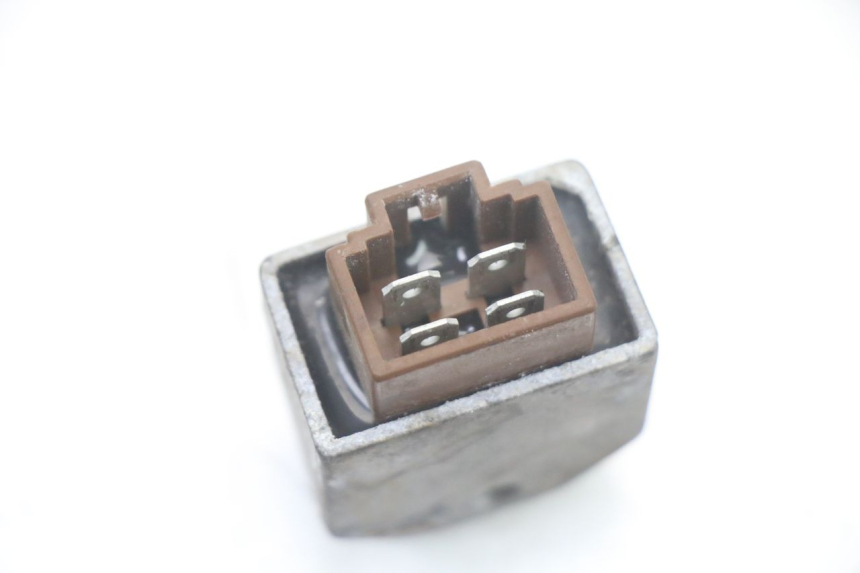 photo de LICHTMASCHINENREGLER HONDA SCV LEAD 100 (2003 - 2007) - Zoom auf Gebrauchszustand