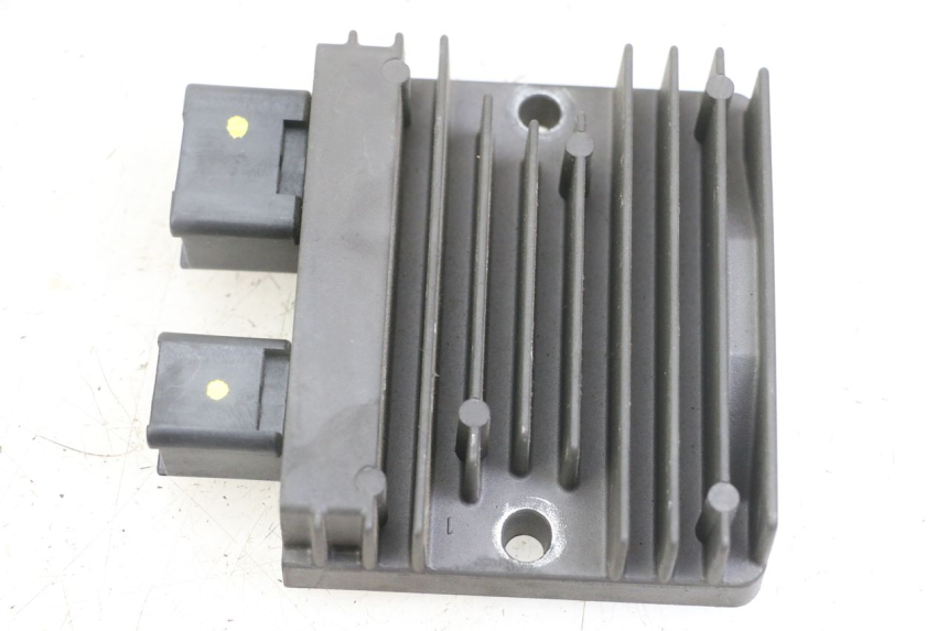 photo de REGLER LICHTMASCHINE HONDA SH i 300 (2015 - 2020) - Hauptansicht