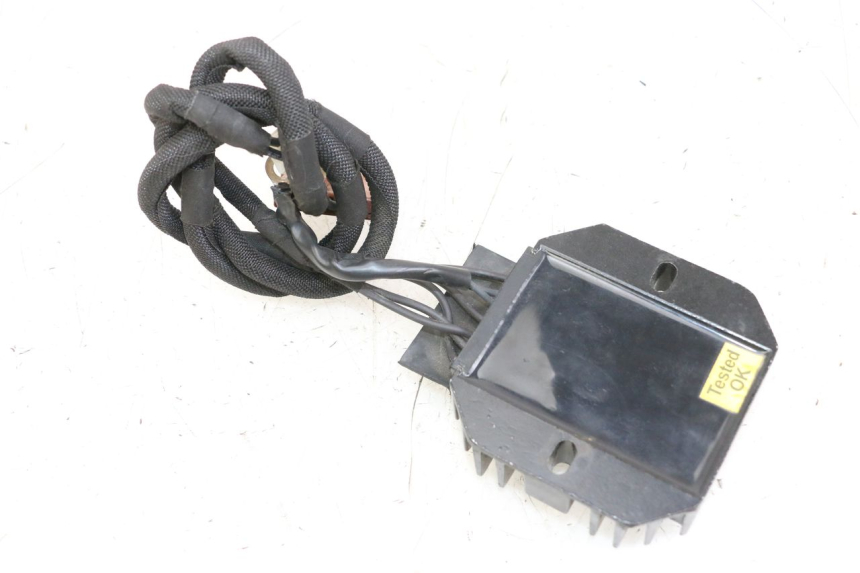 photo de REGLER LICHTMASCHINE HUSQVARNA SVARTPILEN 401 (2018 - 2023) - Zoom auf Gebrauchszustand