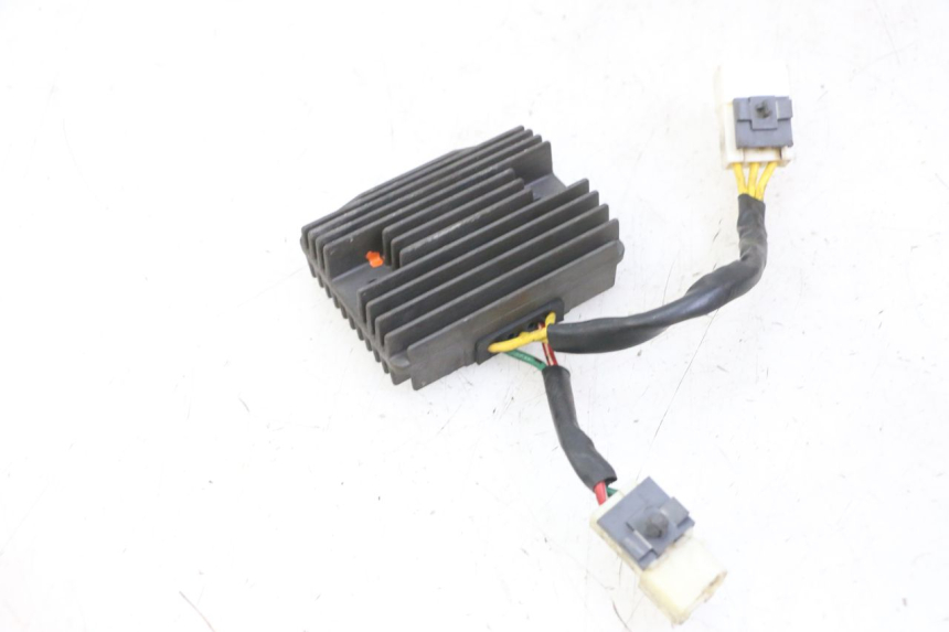 photo de REGLER LICHTMASCHINE PIAGGIO IE MP3 YOURBAN 300 (2011 - 2016) - Detailansicht des Bauteils