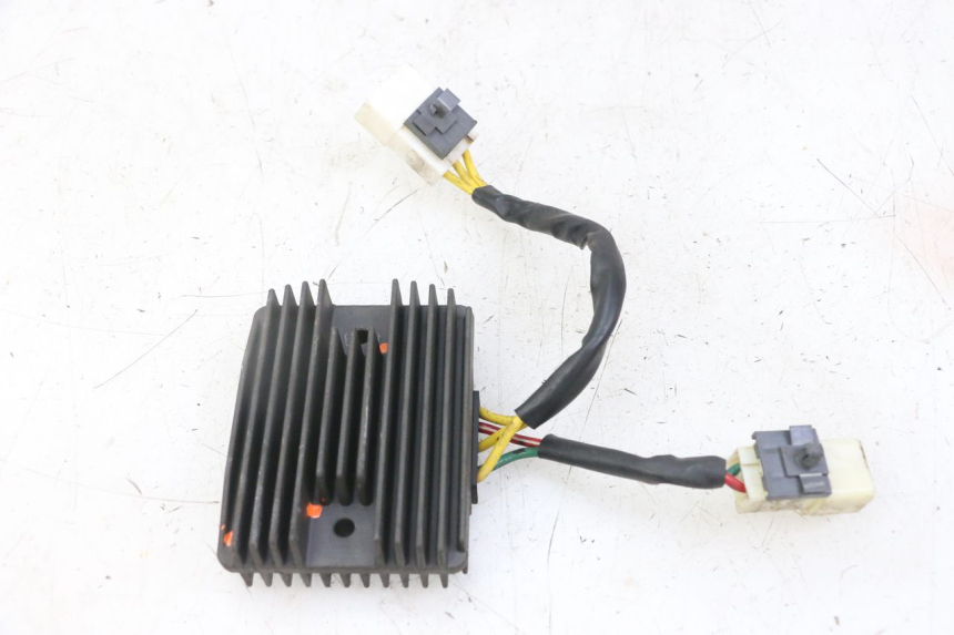 photo de REGLER LICHTMASCHINE PIAGGIO IE MP3 YOURBAN 300 (2011 - 2016) - Zoom auf Gebrauchszustand