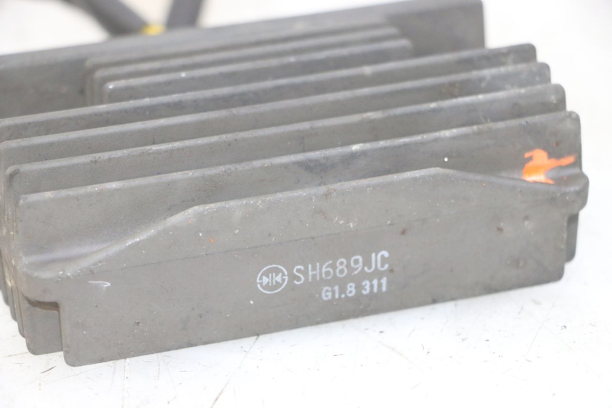 photo de REGLER LICHTMASCHINE PIAGGIO IE MP3 YOURBAN 300 (2011 - 2016) - Geprüftes Gebrauchtteil