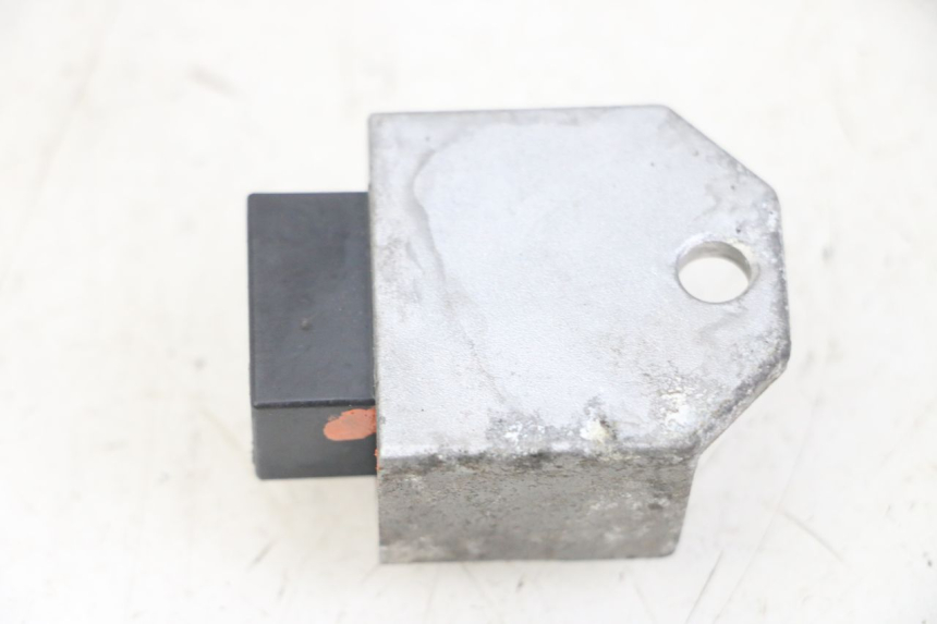 photo de REGLER LICHTMASCHINE PEUGEOT JET FORCE CARBU 50 (2003 - 2016) - Detailansicht des Bauteils